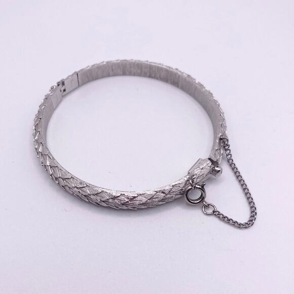 Trifari Bracelet with Safety Chain Silver Tone - Picture 3 of 6